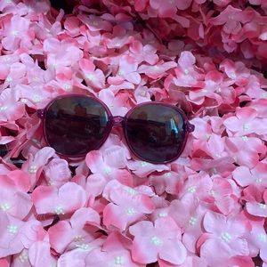 Regular sun glasses.